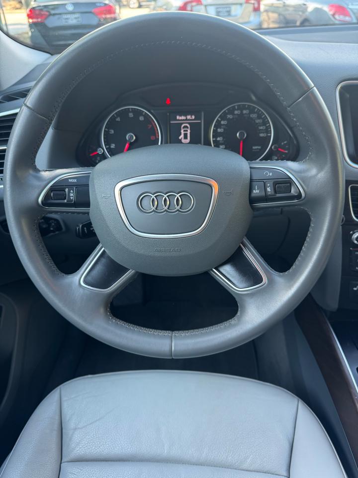 Audi Q5 2.0T Premium quattro 2016