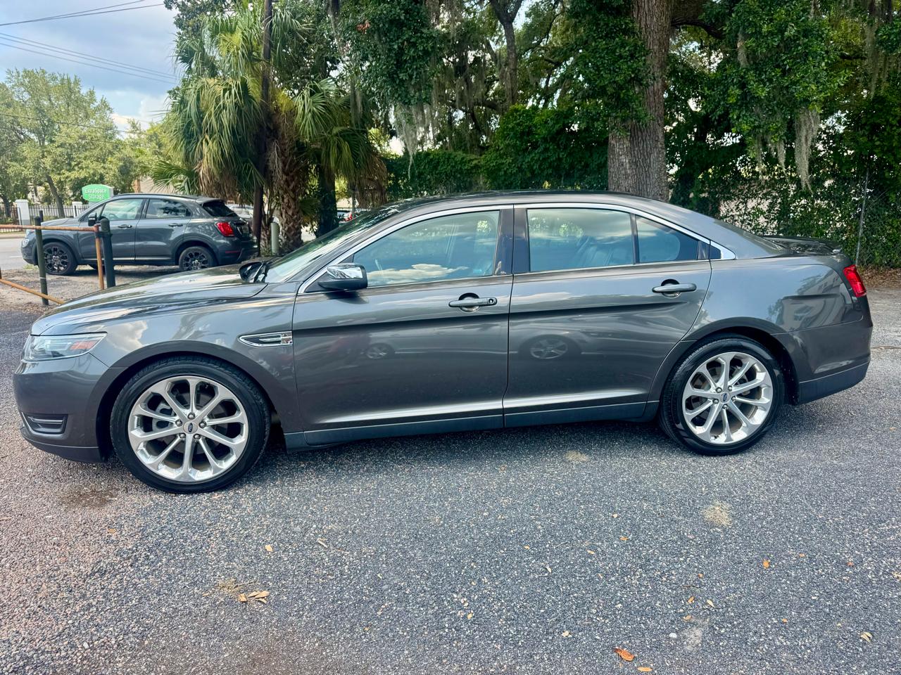 Ford Taurus Limited FWD 2015