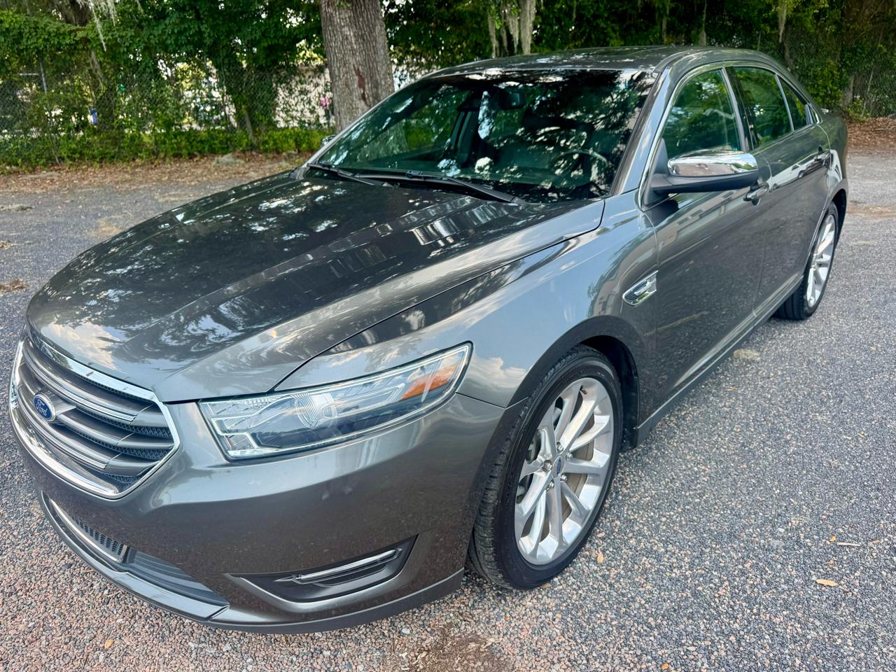 Ford Taurus Limited FWD 2015