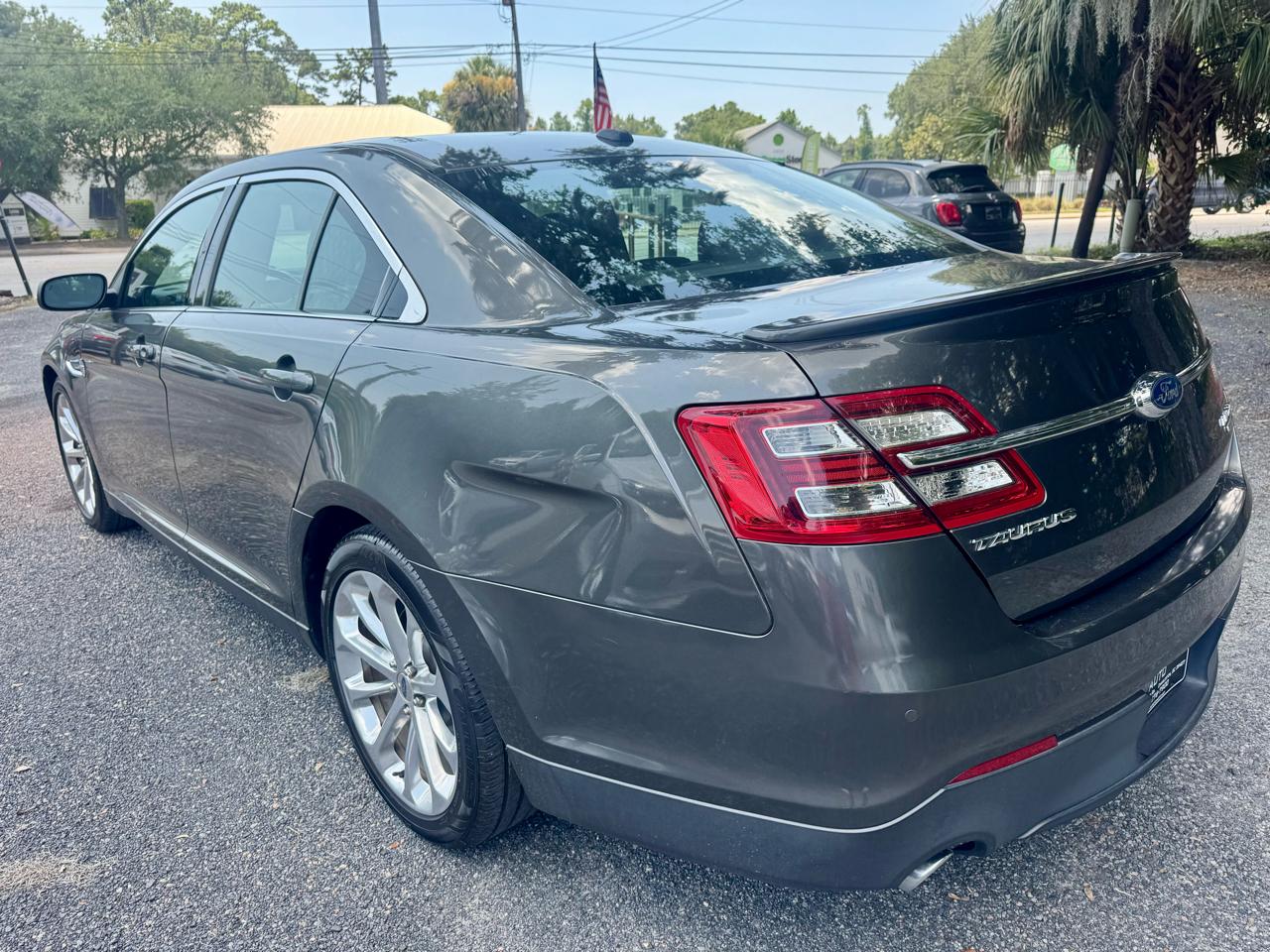 Ford Taurus Limited FWD 2015