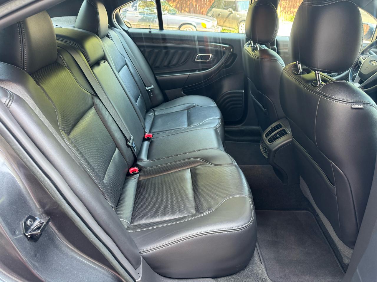 Ford Taurus Limited FWD 2015