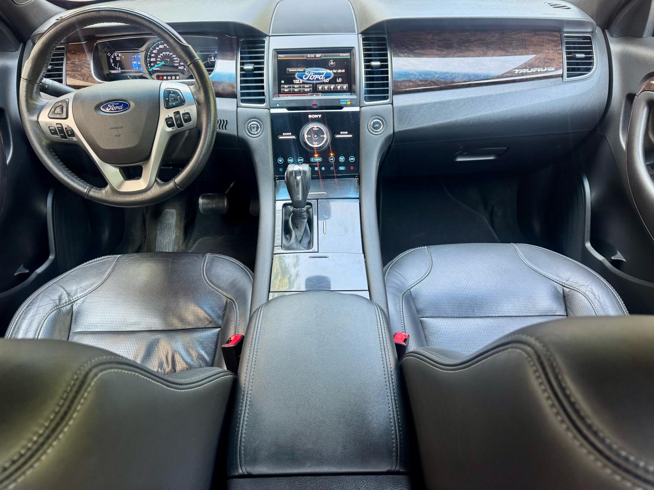 Ford Taurus Limited FWD 2015