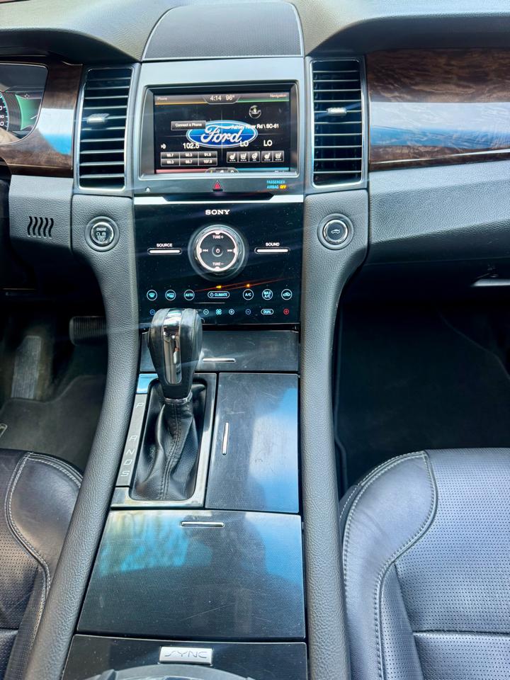 Ford Taurus Limited FWD 2015