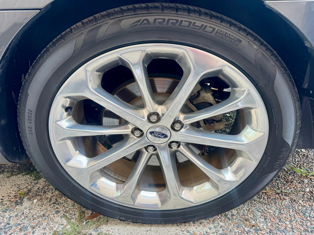 Ford Taurus Limited FWD 2015
