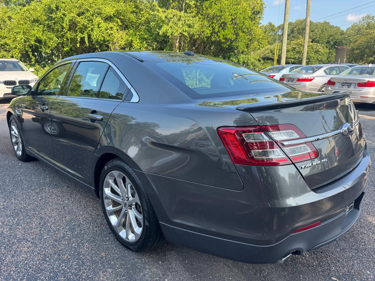 Ford Taurus Limited FWD 2015