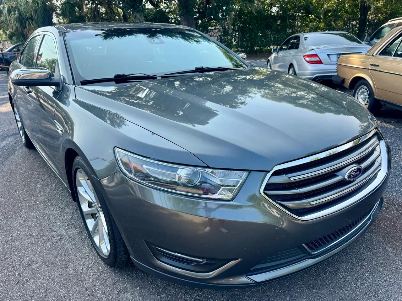 Ford Taurus Limited FWD 2015