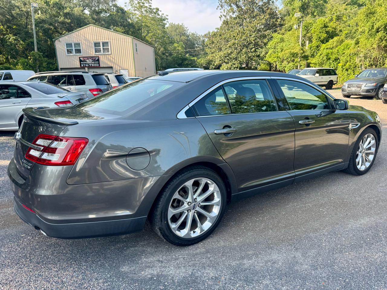 Ford Taurus Limited FWD 2015