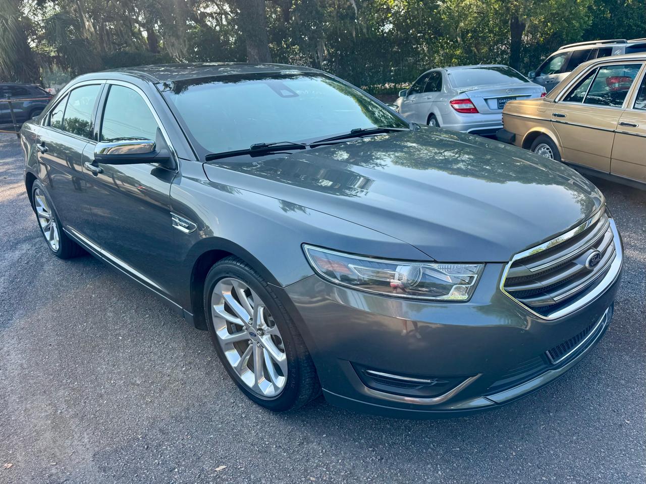 Ford Taurus Limited FWD 2015