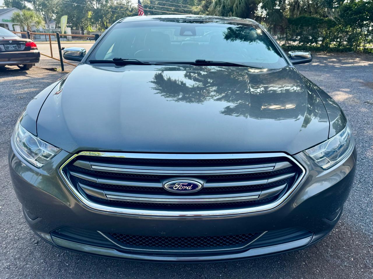 Ford Taurus Limited FWD 2015
