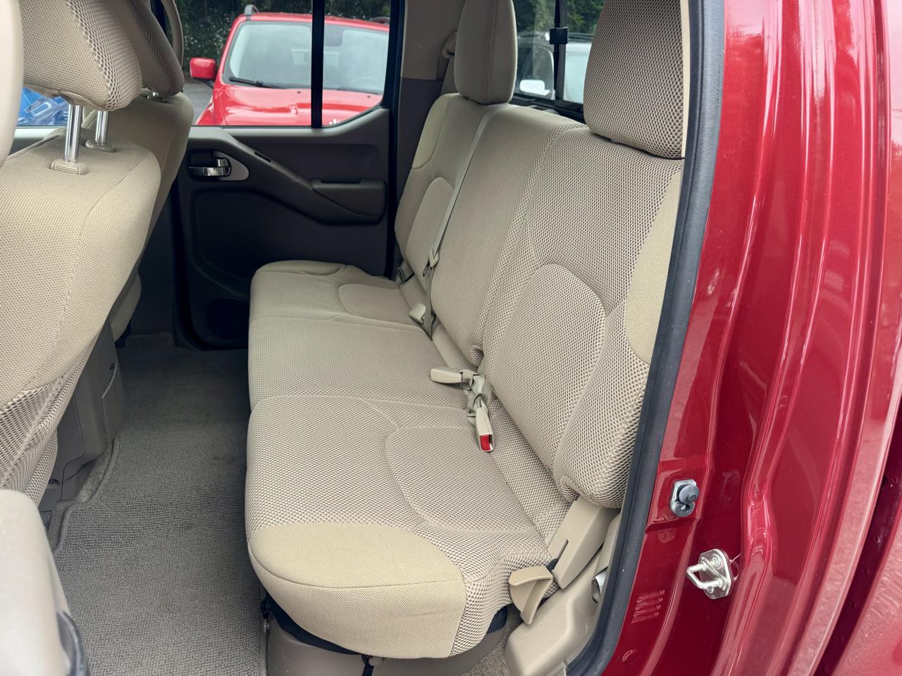 Nissan Frontier S Crew Cab 5AT 2WD 2017