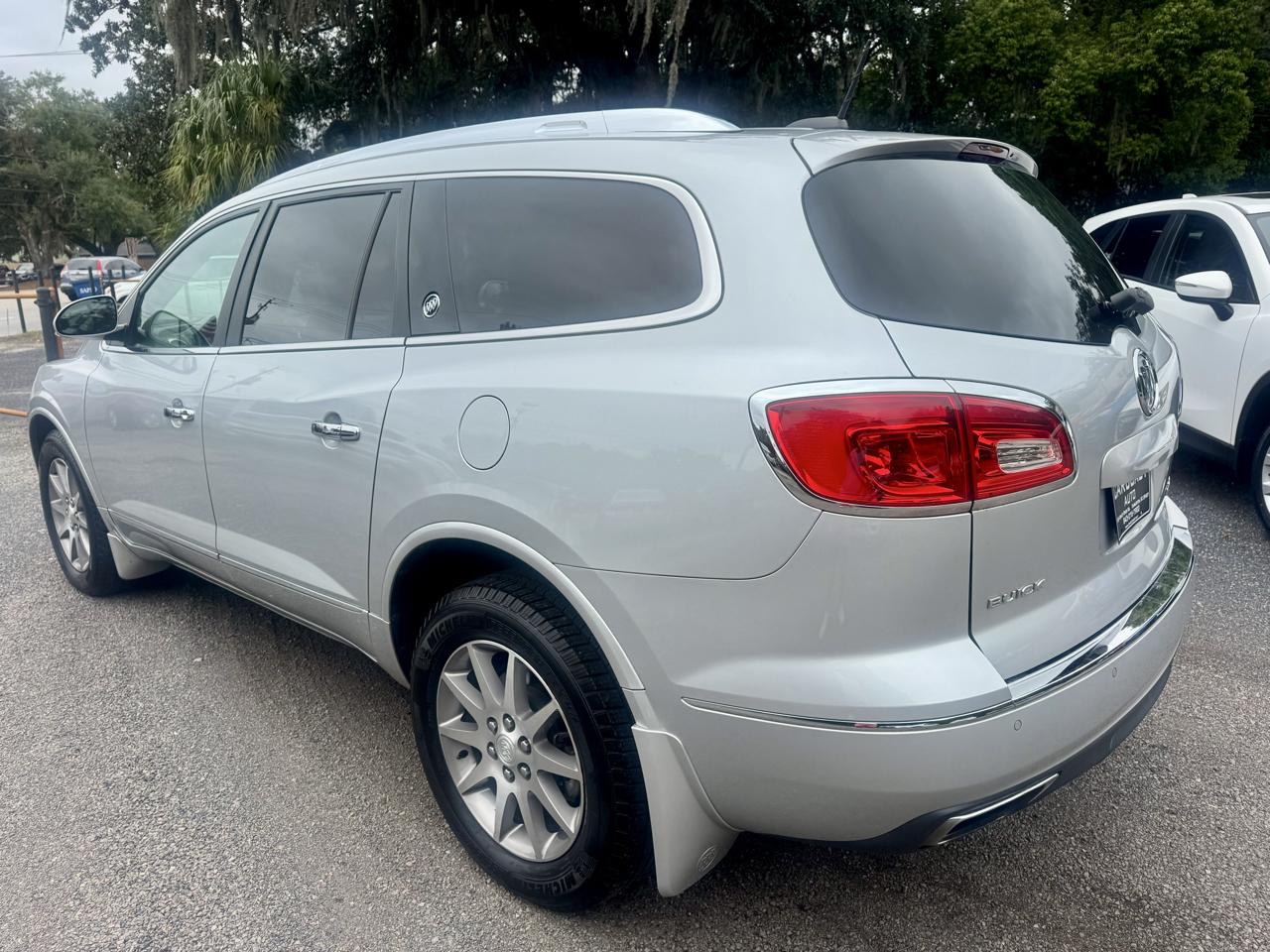 Buick Enclave Convenience FWD 2016