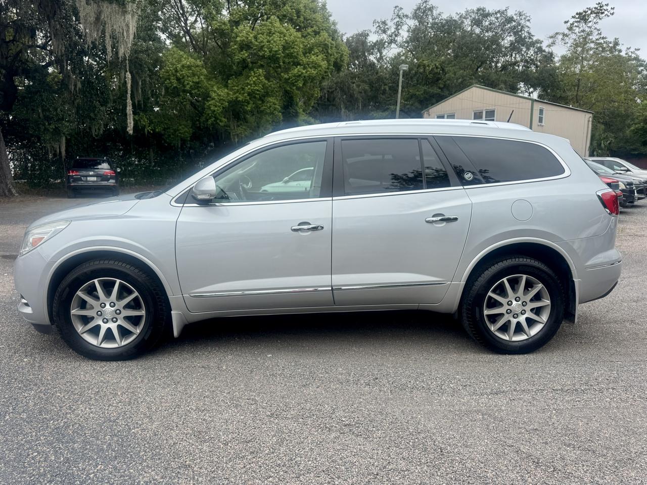 Buick Enclave Convenience FWD 2016