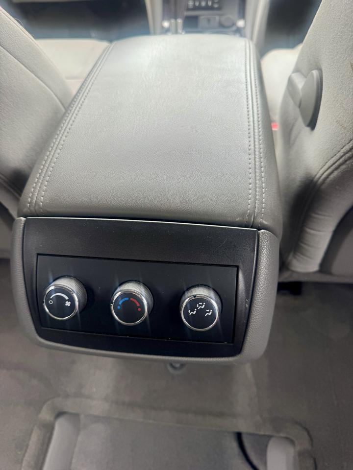 Buick Enclave Convenience FWD 2016