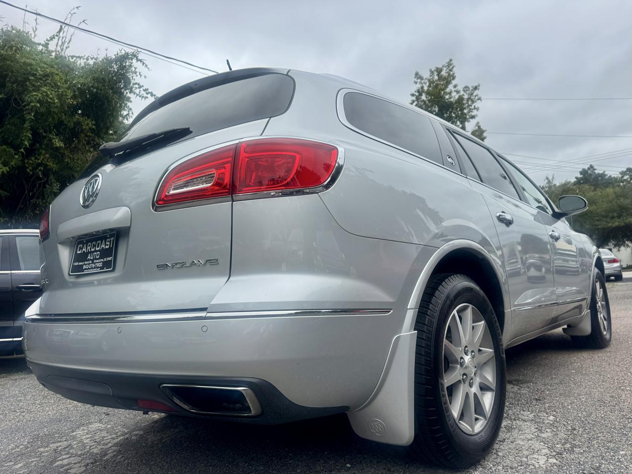 Buick Enclave Convenience FWD 2016