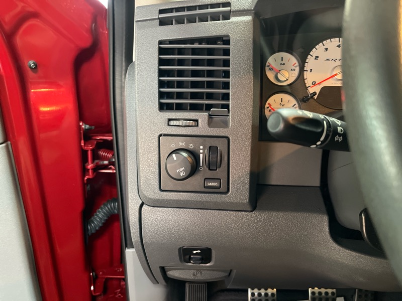 2006 Dodge Ram photo 32