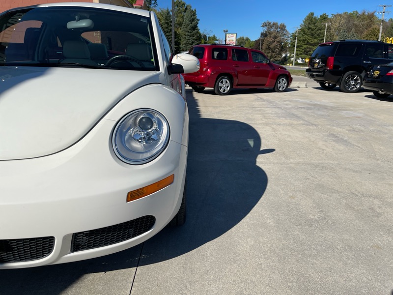 2008 Volkswagen Beetle S photo 2
