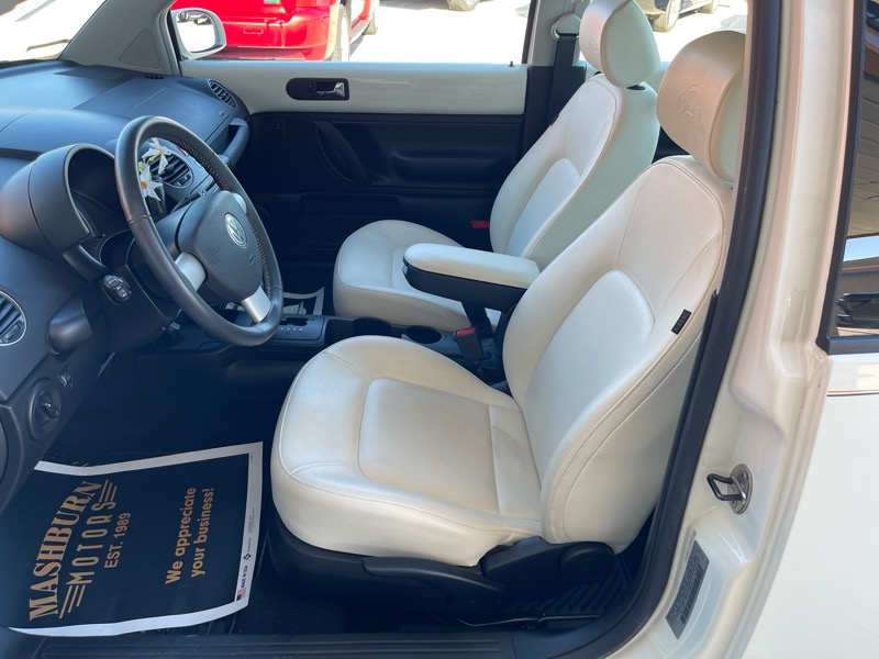 2008 Volkswagen Beetle S photo 17