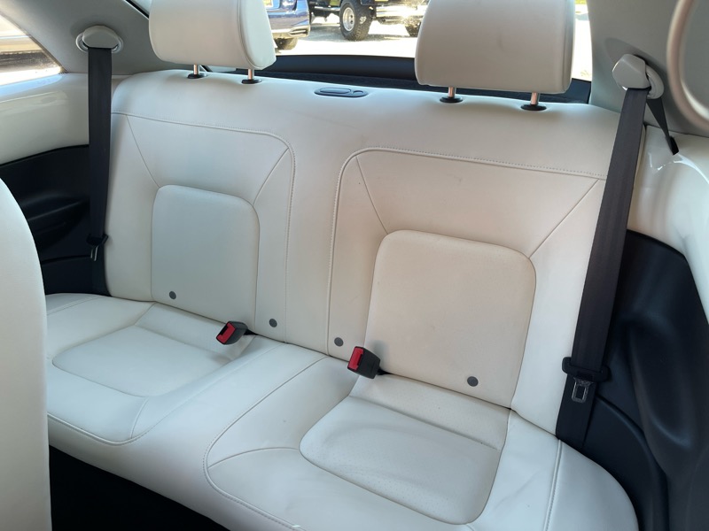2008 Volkswagen Beetle S photo 26