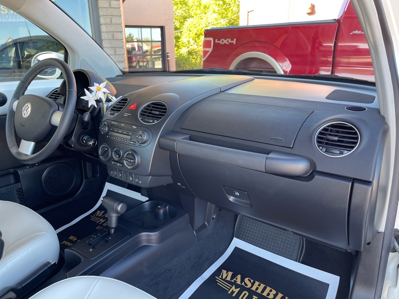 2008 Volkswagen Beetle S photo 30