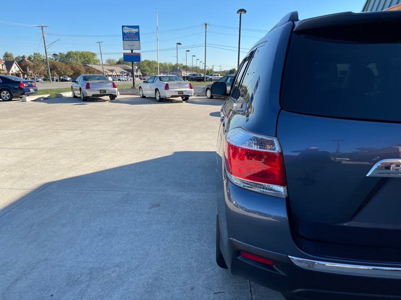 2013 Toyota Highlander SE photo 13