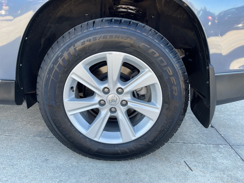 2013 Toyota Highlander SE photo 16