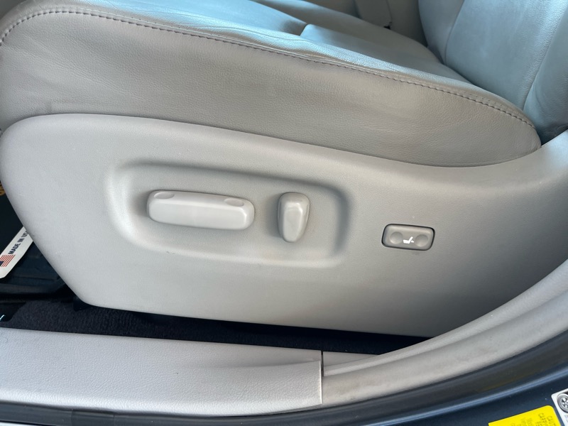 2013 Toyota Highlander SE photo 22