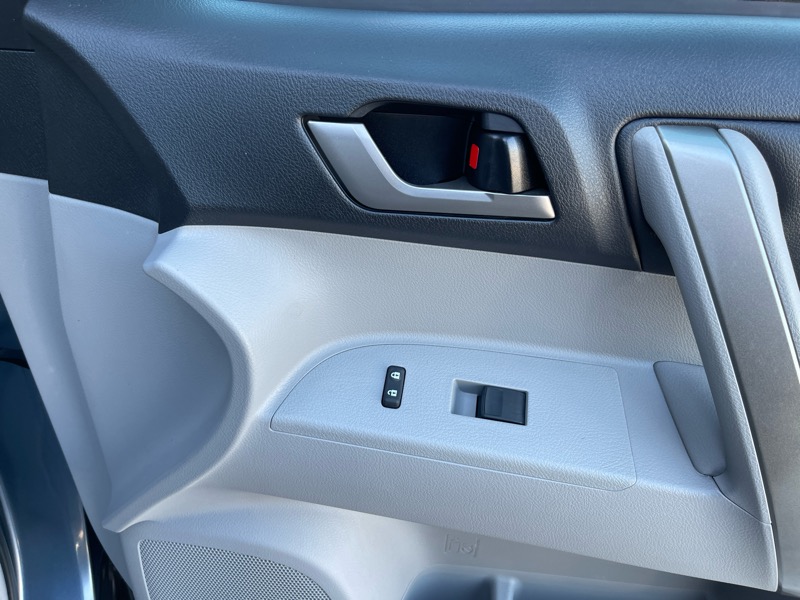 2013 Toyota Highlander SE photo 43