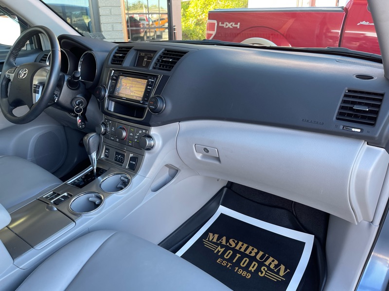 2013 Toyota Highlander SE photo 44