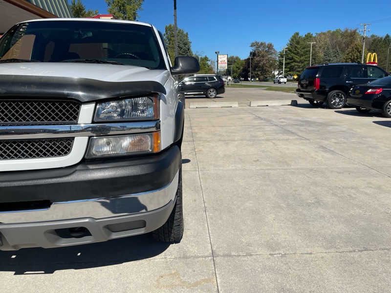 2003 Chevrolet Silverado 2500HD LS photo 4