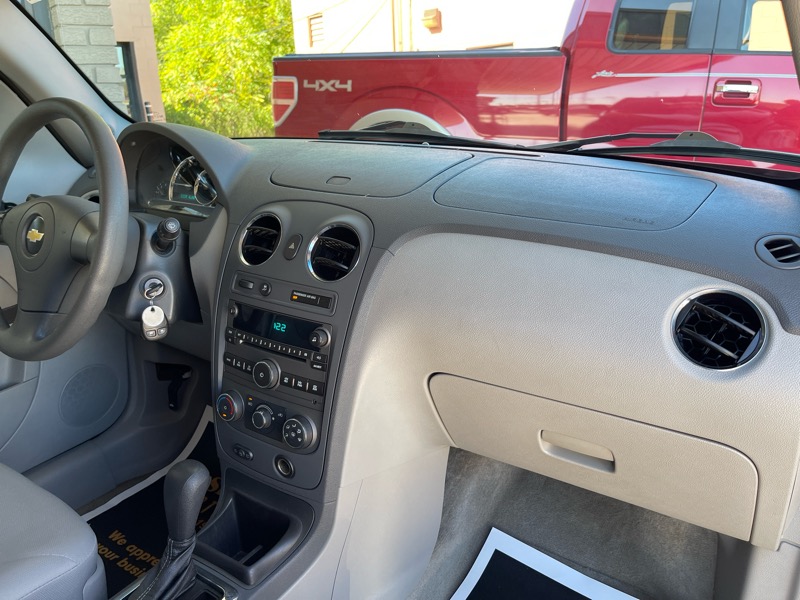 2011 Chevrolet HHR LS photo 36