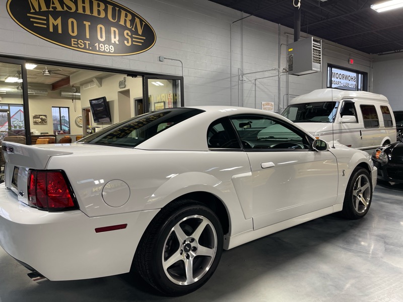 Ford Mustang SVT Cobra Coupe 2003