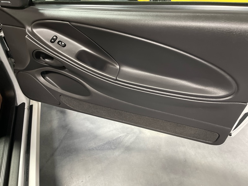 Ford Mustang SVT Cobra Coupe 2003