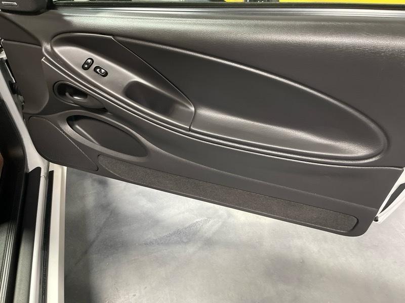 Ford Mustang SVT Cobra Coupe 2003