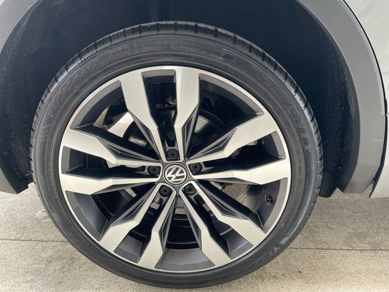 Volkswagen Tiguan  2021