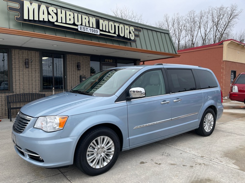 Chrysler Town & Country Limited 2013