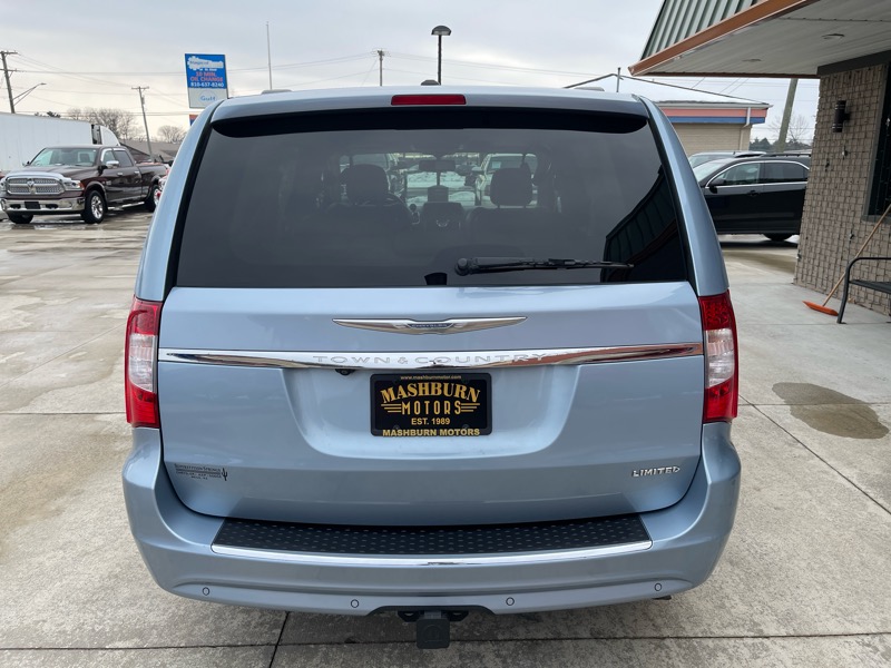 Chrysler Town & Country Limited 2013