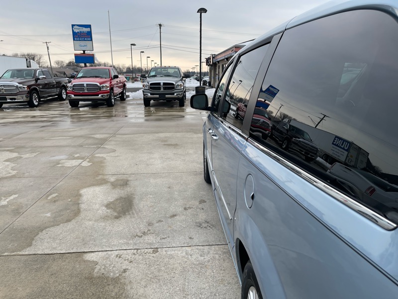 Chrysler Town & Country Limited 2013