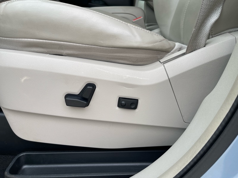 Chrysler Town & Country Limited 2013