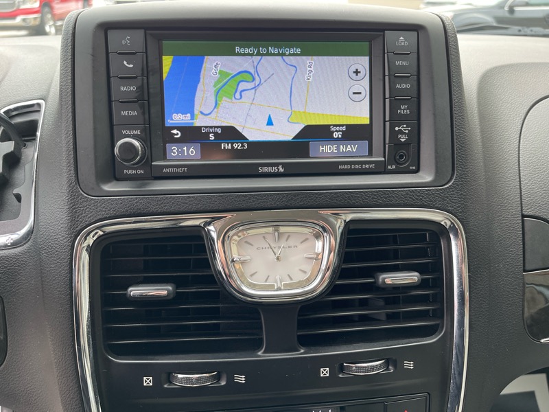 Chrysler Town & Country Limited 2013