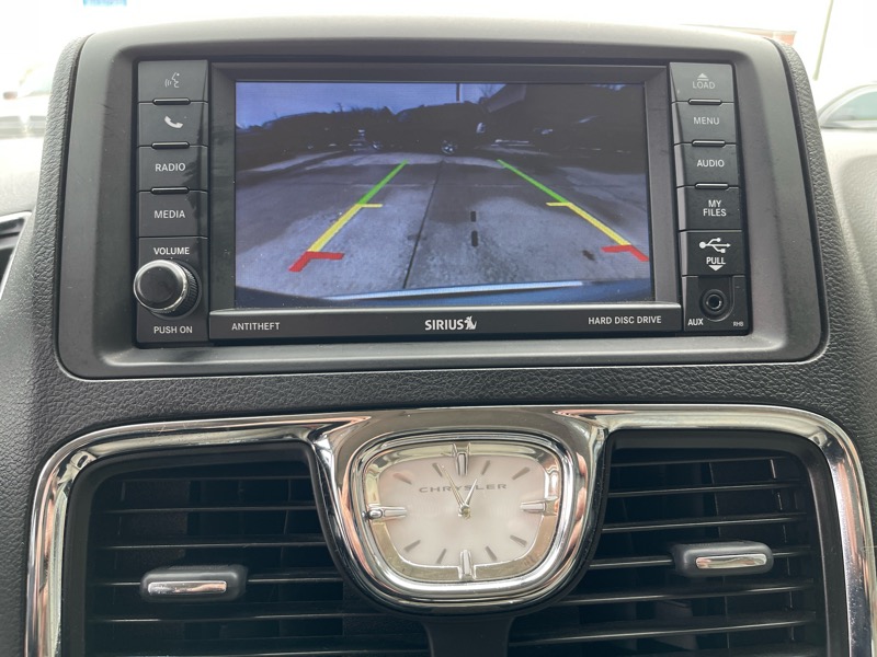 Chrysler Town & Country Limited 2013