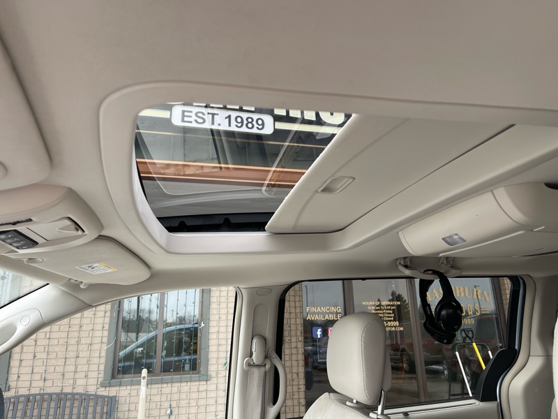 Chrysler Town & Country Limited 2013