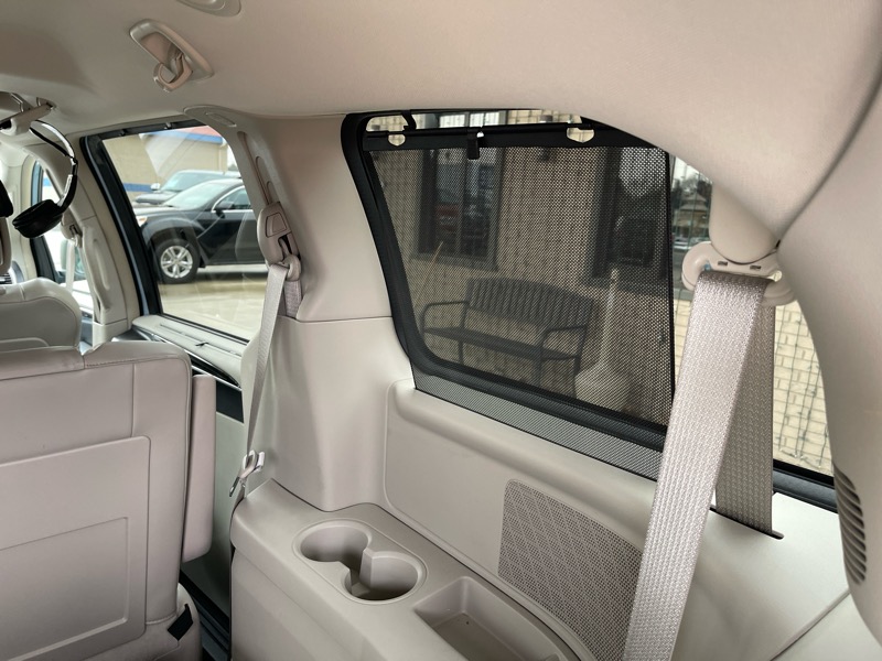 Chrysler Town & Country Limited 2013