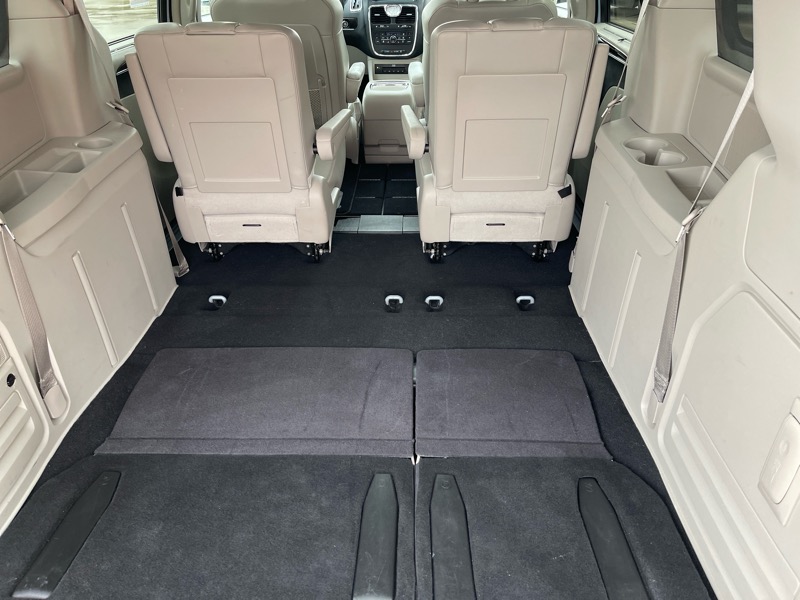 Chrysler Town & Country Limited 2013