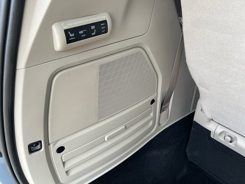 Chrysler Town & Country Limited 2013