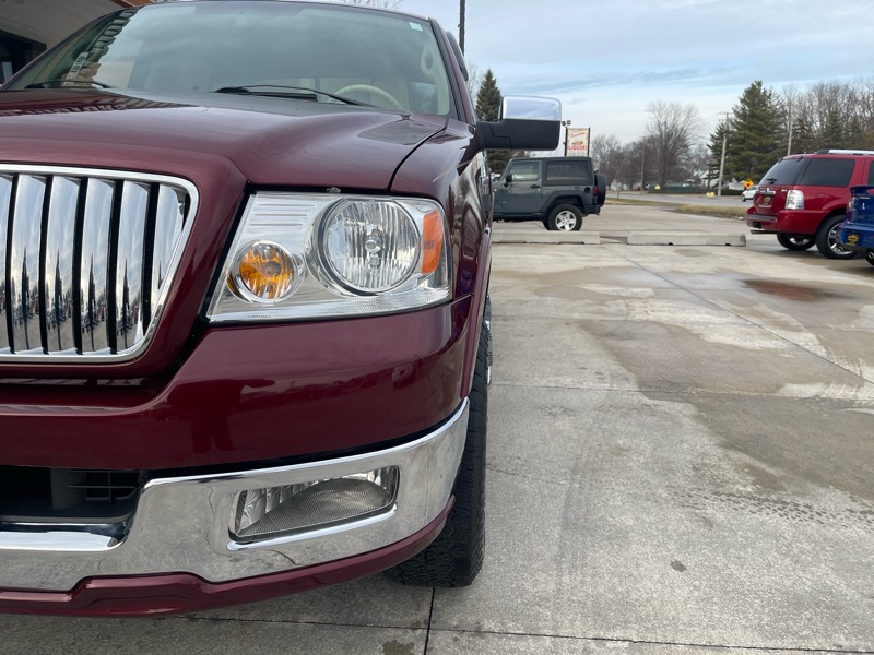 Lincoln Mark LT 4WD 2006