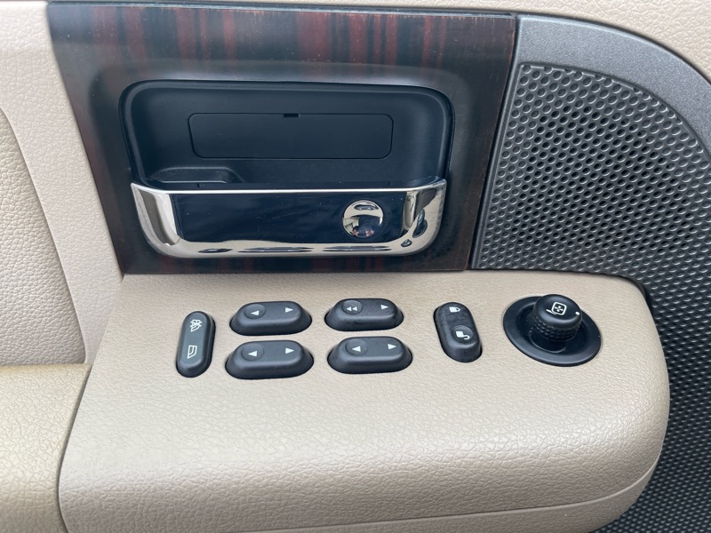 Lincoln Mark LT 4WD 2006