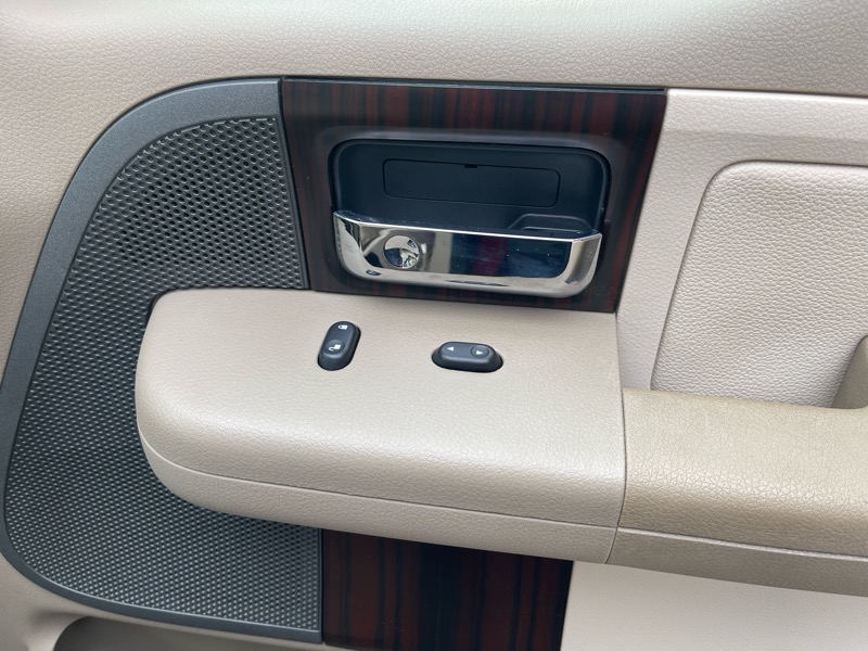 Lincoln Mark LT 4WD 2006