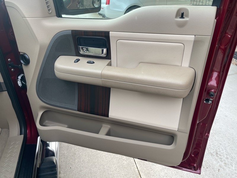 Lincoln Mark LT 4WD 2006