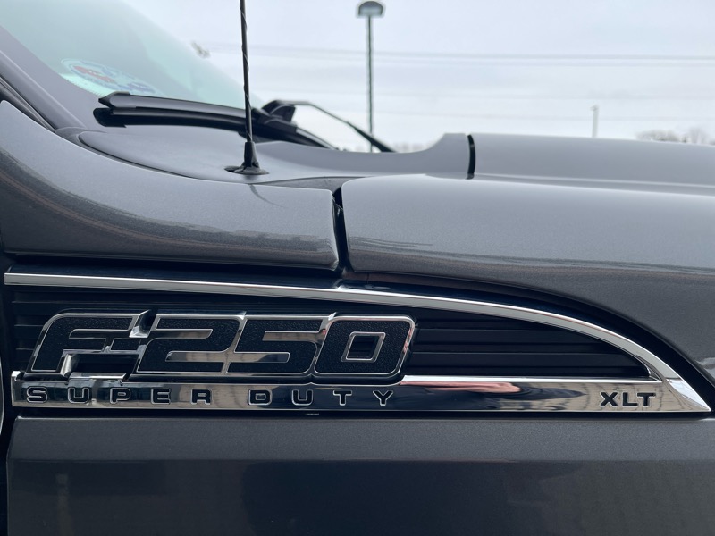 Ford F-250 SD XLT SuperCab Long Bed 4WD 2015