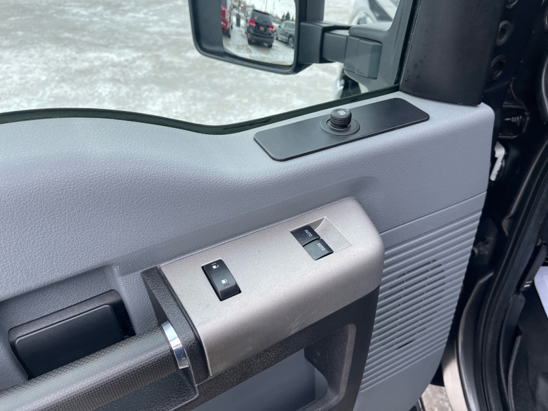 Ford F-250 SD XLT SuperCab Long Bed 4WD 2015